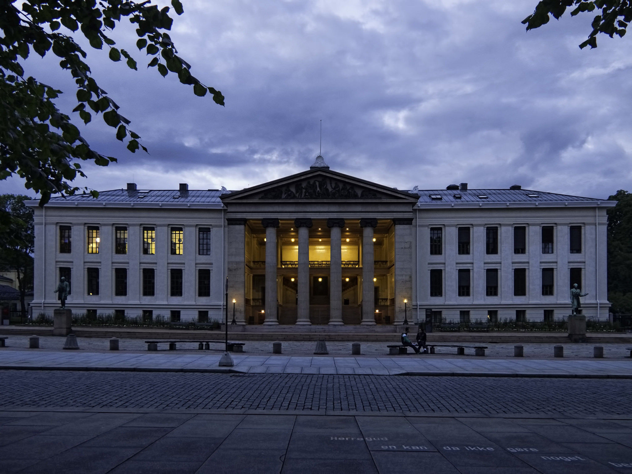 Ti kvinnelige studenter ved Universitetet i Oslo, her representert ved juridisk fakultet, ble intervjuet i denne studien. Foto: Dan Lundberg/Flickr