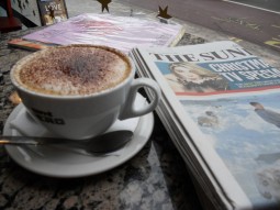 kaffe og avis. Inspirasjon